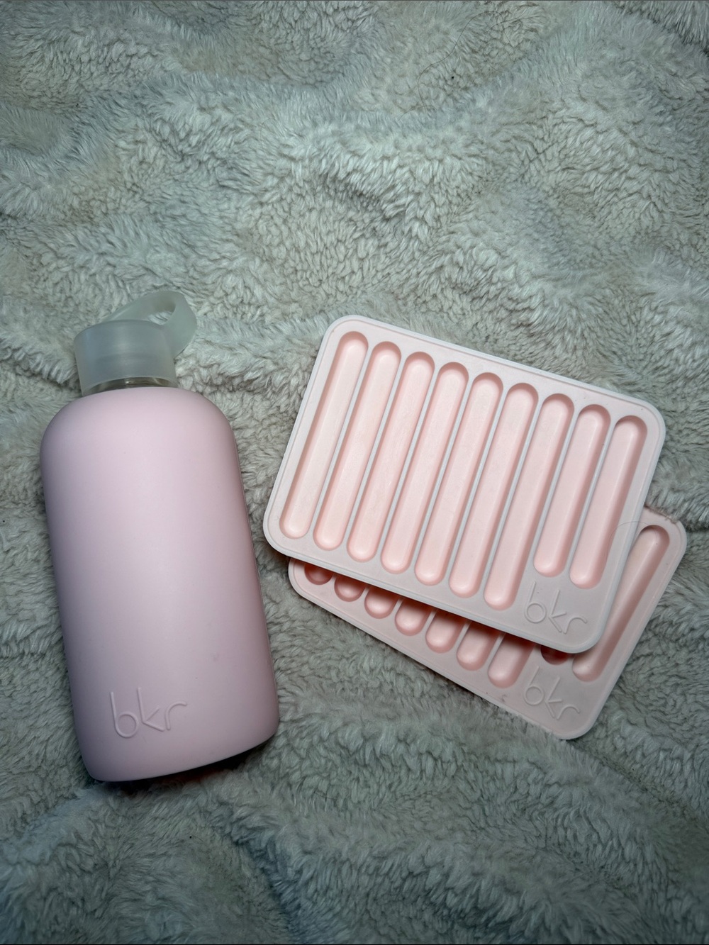 bkr little Bunny Glass Bottle with Matching Silicone Ice Tray Duo
